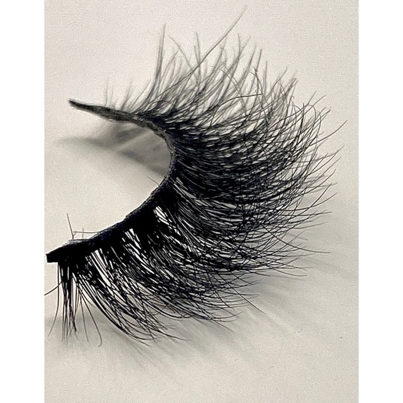 False Eyelashes Strips Wispy Full Volume - Picture 5 of 6